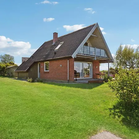 4 Bedroom In بيت للعطل